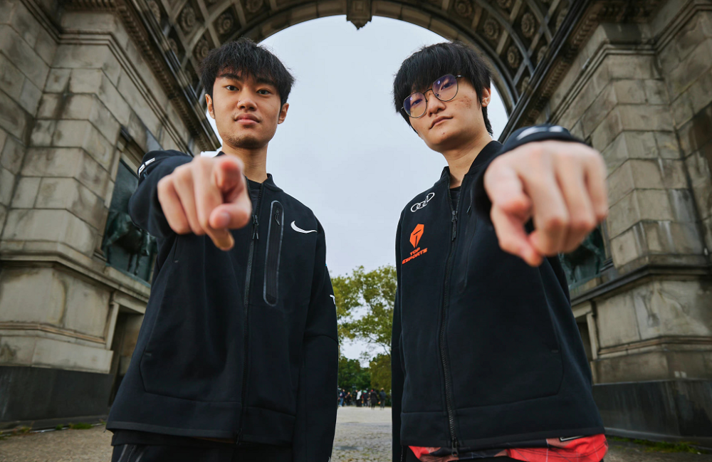 开云体育中国-JDG碾压BRO，Deft团战一打五峡谷大战淘汰赛，点燃全场激情的简单介绍