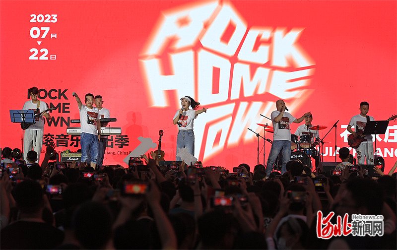 开云体育-IG力克C9，ShowMaker极限生还后反打强强对话八强赛，点燃全场激情